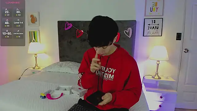 Snapshot of ethan_and_ava chatting on 02-28-25, 01:36 ethan and ava online show from 02-28-25, 01:36