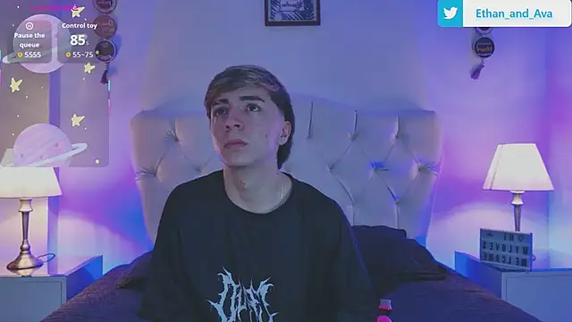 Snapshot of ethan_and_ava chatting on 09-16-25, 01:34 ethan and ava online show from 09-16-25, 01:34