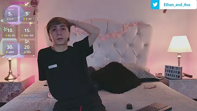 Snapshot of ethan_and_ava chatting on 09-18-25, 01:24 ethan and ava online show from 09-18-25, 01:24