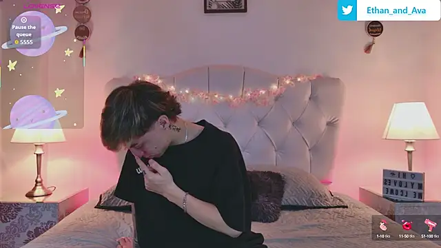 Snapshot of ethan_and_ava chatting on 09-20-25, 01:23 ethan and ava online show from 09-20-25, 01:23