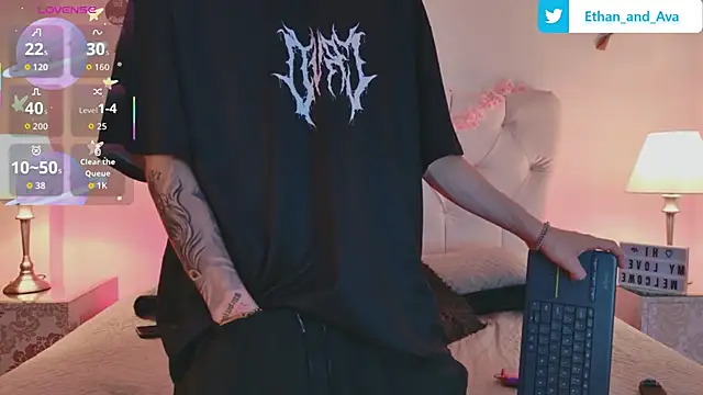 Snapshot of ethan_and_ava chatting on 09-24-25, 02:48 ethan and ava online show from 09-24-25, 02:48