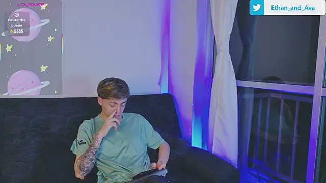 Snapshot of ethan_and_ava chatting on 10-18-25, 02:36 ethan and ava online show from 10-18-25, 02:36