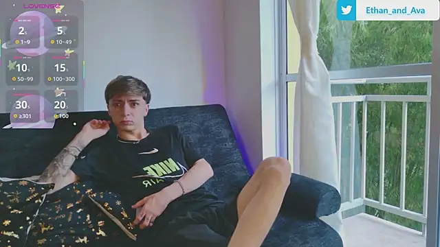 Snapshot of ethan_and_ava chatting on 11-15-25, 01:07 ethan and ava online show from 11-15-25, 01:07