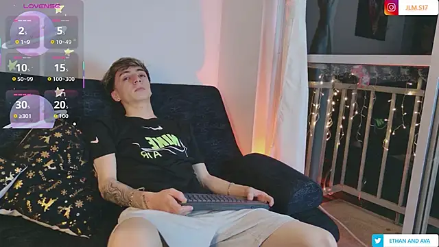 Snapshot of ethan_and_ava chatting on 12-05-25, 02:09 ethan and ava online show from 12-05-25, 02:09