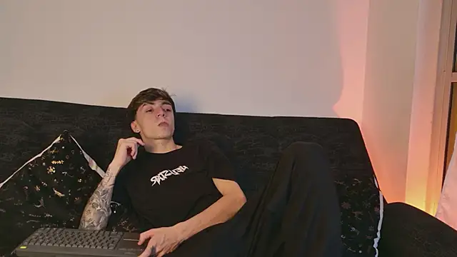 ethan and ava online show from 02-05-26, 02:27