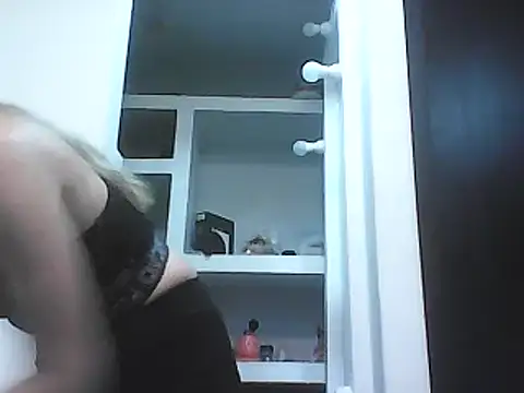 VittoriaTaylor online show from 03-12-25, 01:03