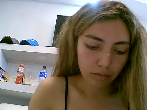 VittoriaTaylor online show from 04-18-26, 08:20