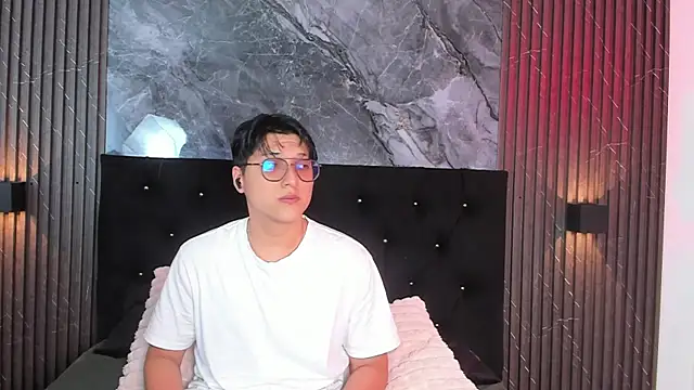 vanilla hot online show from 02-12-25, 01:16