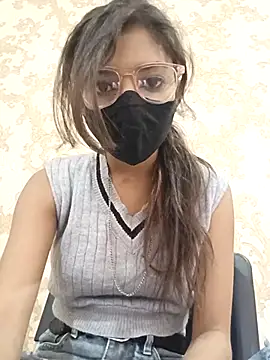 Snapshot of SCHOOL_Girl-0 chatting on 03-08-25, 09:28 SCHOOL Girl-0 online show from 03-08-25, 09:28