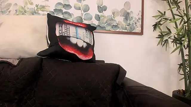 NicolettaLima online show from 03-18-25, 02:36