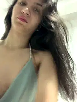 Snapshot of Bella_still chatting on 09-16-25, 12:50 Bella still online show from 09-16-25, 12:50