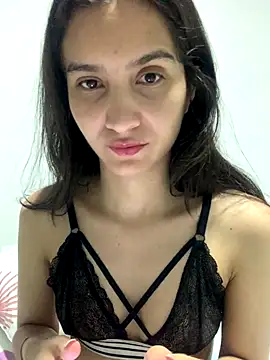 Snapshot of Bella_still chatting on 09-21-25, 12:51 Bella still online show from 09-21-25, 12:51