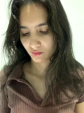 Snapshot of Bella_still chatting on 09-23-25, 12:52 Bella still online show from 09-23-25, 12:52