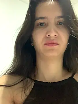 Snapshot of Bella_still chatting on 12-03-25, 01:20 Bella still online show from 12-03-25, 01:20