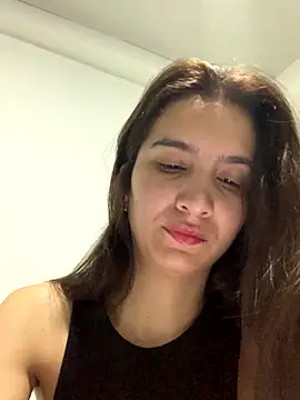 Snapshot of Bella_still chatting on 12-04-25, 01:09 Bella still online show from 12-04-25, 01:09