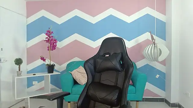 miss honey01 online show from 01-23-25, 11:36