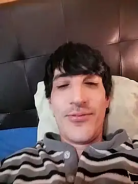 Snapshot of moutt99 chatting on 01-20-25, 03:28 moutt99 online show from 01-20-25, 03:28