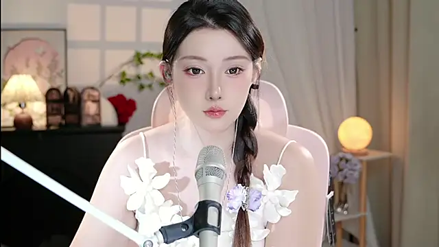 Dou-Dou-er online show from 10-07-25, 12:02