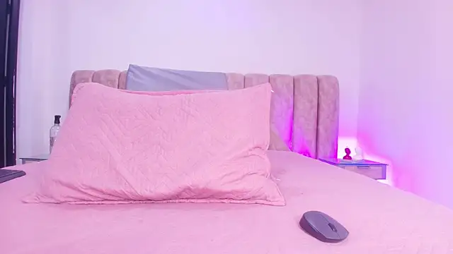 Auroraa miller online show from 11-29-25, 11:57