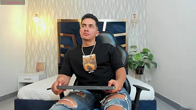 Brad Summer online show from 01-29-25, 05:24