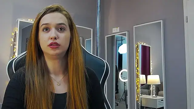 Eva Lovvia  online show from 01-21-25, 03:26