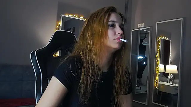 Eva Lovvia  online show from 01-25-25, 03:19