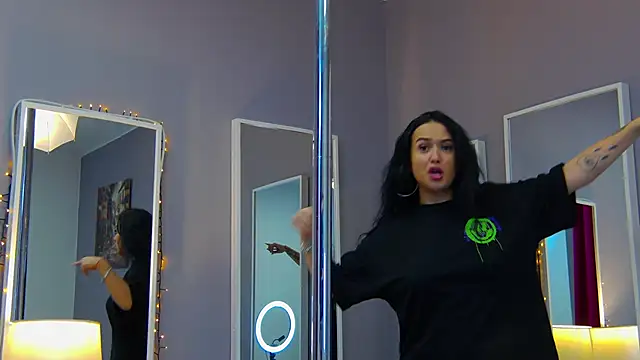 Eva Lovvia  online show from 02-26-25, 01:43