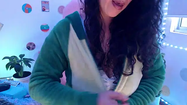 Snapshot of samy_love35 chatting on 03-04-25, 11:19 samy love35 online show from 03-04-25, 11:19