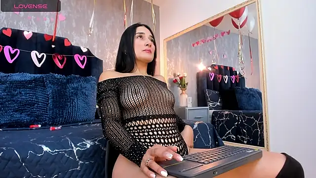 Isis ariany  online show from 02-25-25, 12:45