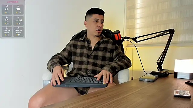 Snapshot of Fraannco chatting on 01-28-25, 01:59 Fraannco online show from 01-28-25, 01:59