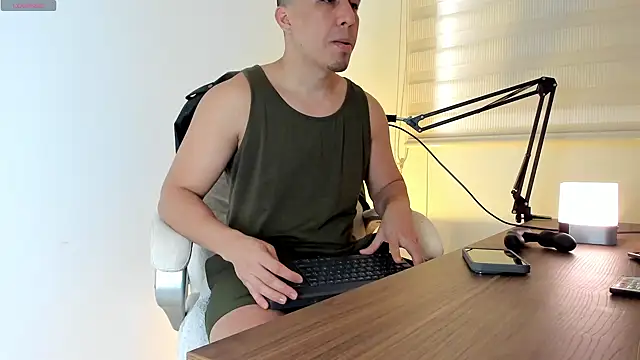 Snapshot of Fraannco chatting on 01-29-25, 02:00 Fraannco online show from 01-29-25, 02:00