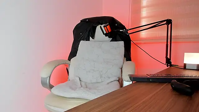 Snapshot of Fraannco chatting on 02-20-25, 02:35 Fraannco online show from 02-20-25, 02:35