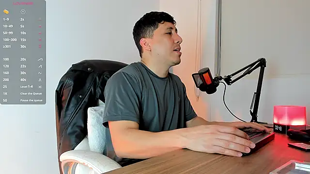 Snapshot of Fraannco chatting on 03-06-25, 01:37 Fraannco online show from 03-06-25, 01:37