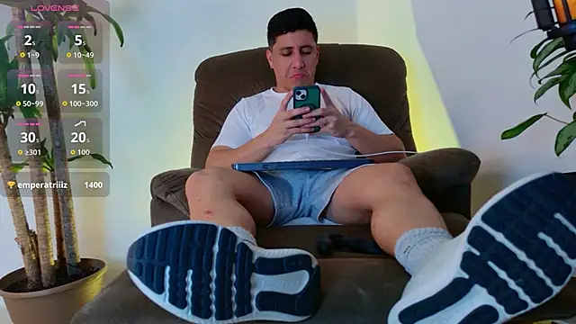 Snapshot of Fraannco chatting on 10-01-25, 09:10 Fraannco online show from 10-01-25, 09:10