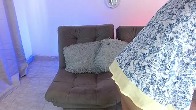 lucie petite online show from 01-24-25, 06:46