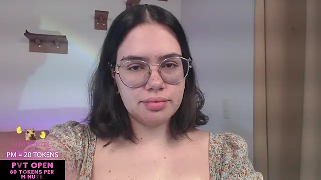 Snapshot of crystalll_room chatting on 05-10-26, 12:27 crystalll room online show from 05-10-26, 12:27