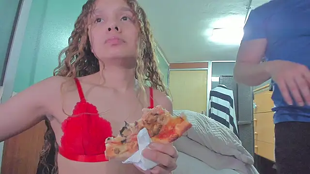 Snapshot of RagnarLothbrokXX chatting on 03-09-25, 11:25 RagnarLothbrokXX online show from 03-09-25, 11:25