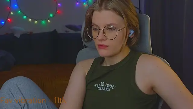  JessieVibes online show from 10-25-25, 02:46