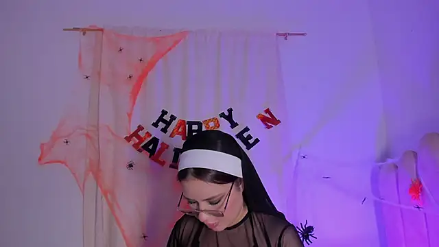 Snapshot of Marianagarcia01 chatting on 11-02-25, 11:40 Marianagarcia01 online show from 11-02-25, 11:40