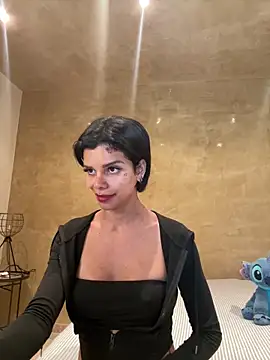 Snapshot of Rosariolovex chatting on 02-05-25, 10:41 Rosariolovex online show from 02-05-25, 10:41