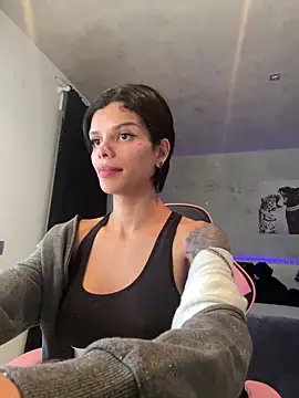 Snapshot of Rosariolovex chatting on 02-21-25, 11:44 Rosariolovex online show from 02-21-25, 11:44