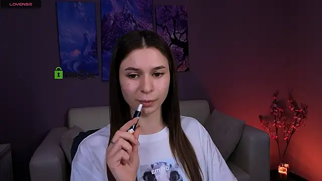 Snapshot of flora_ri chatting on 12-19-25, 09:33 flora ri online show from 12-19-25, 09:33