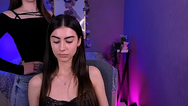 Snapshot of flora_ri chatting on 02-18-26, 11:50 flora ri online show from 02-18-26, 11:50