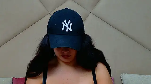 ChloeFrost online show from 10-11-25, 05:17