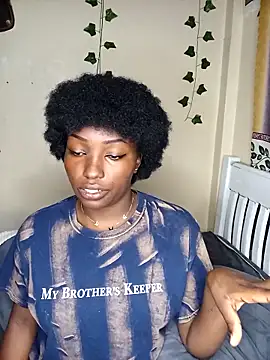 Snapshot of Vprettieeer chatting on 02-19-25, 01:51 Vprettieeer online show from 02-19-25, 01:51