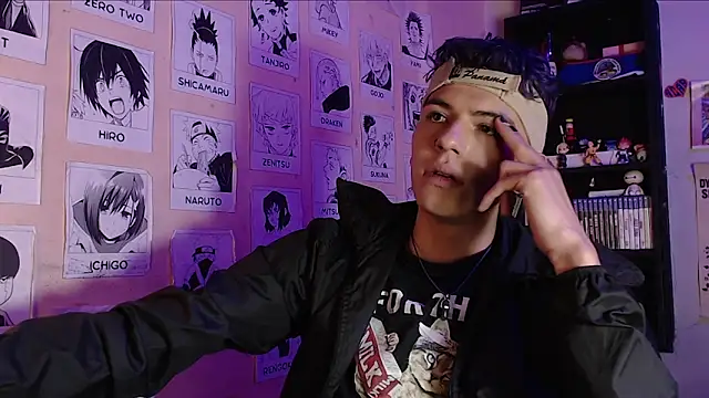 Snapshot of Mickey_Magic chatting on 01-23-25, 09:18 Mickey Magic online show from 01-23-25, 09:18