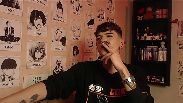 Snapshot of Mickey_Magic chatting on 01-27-25, 03:58 Mickey Magic online show from 01-27-25, 03:58