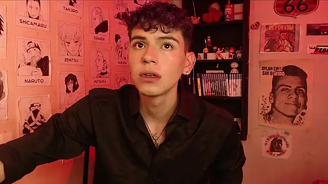 Snapshot of Mickey_Magic chatting on 02-03-25, 04:31 Mickey Magic online show from 02-03-25, 04:31