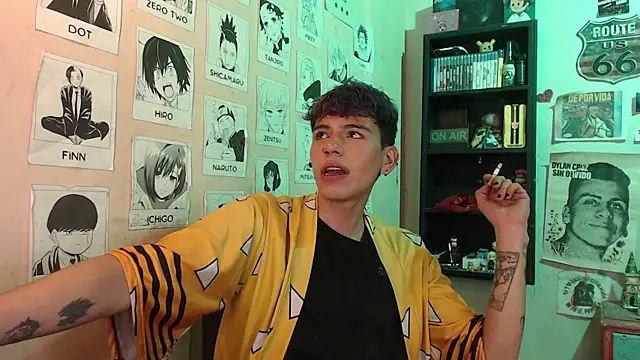 Snapshot of Mickey_Magic chatting on 02-19-25, 02:23 Mickey Magic online show from 02-19-25, 02:23