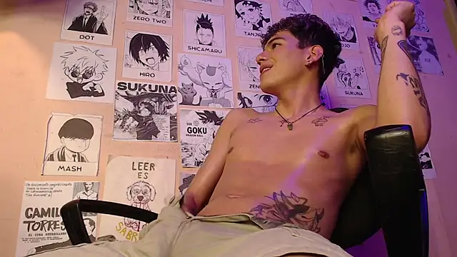 Snapshot of Mickey_Magic chatting on 03-02-25, 08:05 Mickey Magic online show from 03-02-25, 08:05